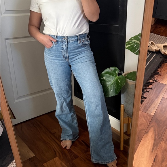 American Eagle Strigid High Waisted Stovepipe Jeans. Size 0 regular (run big) - Picture 9 of 10